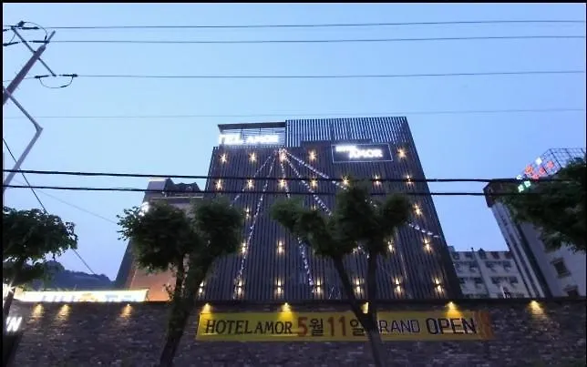 Amor Hotel Gimhae 2*,