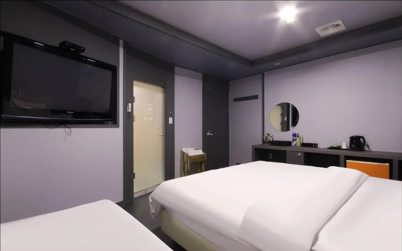 Amor Hotel Gimhae 2*,